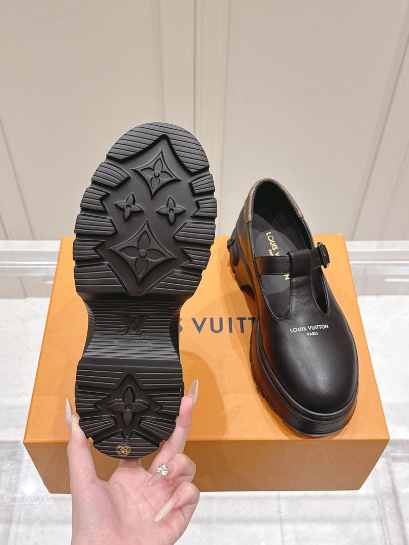 l0vis Vvtt0n loafers